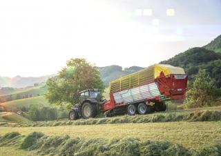Къси ремаркета за силаж Pöttinger Boss 3240 DB Master