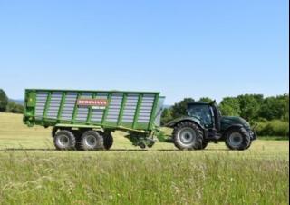 Къси ремаркета за силаж L. Bergmann Carex 410 S