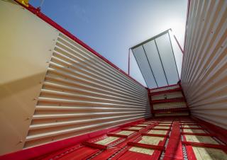 Къси ремаркета за силаж Pöttinger Jumbo 6020 L