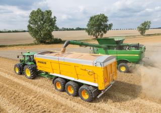 Къси ремаркета за силаж Joskin TRANS-SPACE 8000/22TRC125