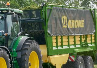 Къси ремаркета за силаж Krone ZX 470 GD 