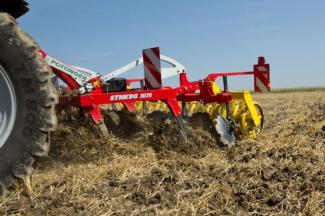 Култиватори Pöttinger Synkro 3020