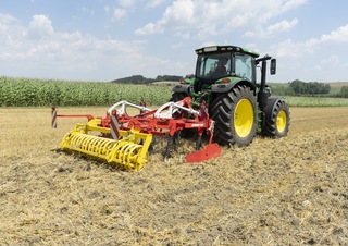 Култиватори Pöttinger Synkro 3530