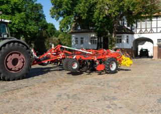Култиватори Pöttinger Terria 6030