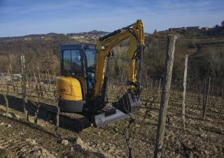 Мини екскаватори New Holland E26C