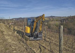 Мини екскаватори New Holland E26C