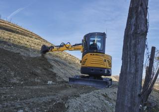 Мини екскаватори New Holland E26C