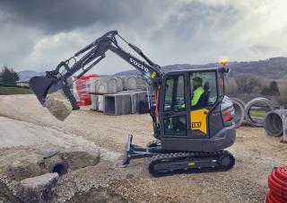 Мини екскаватори Volvo EC37