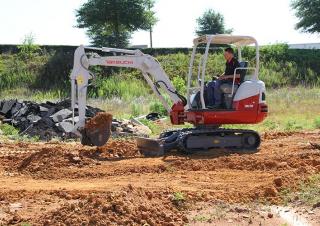 Мини екскаватори Takeuchi TB 230