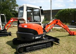 Мини екскаватори Kubota U35α