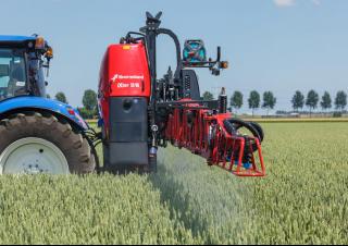 Монтируеми полеви пръскачки Kverneland iXter B16