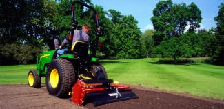 Превозни средства Общински трактори John Deere 2520