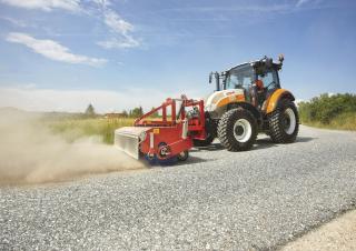 Трактори 4WD (задвиждане на четирите колела) Steyr 4115 Kompakt Hilo Profi