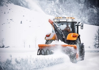 Трактори 4WD (задвиждане на четирите колела) Steyr 4075 Kompakt S Komfort