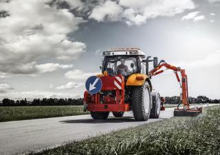 Превозни средства Общински трактори Steyr 4145 Profi CVT Profi