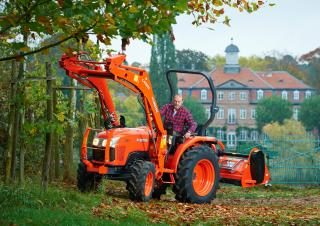 Превозни средства Общински трактори Kubota L1361 HDW