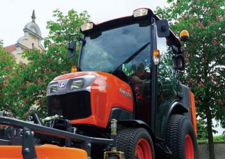 Превозни средства Общински трактори Kubota ST401-C