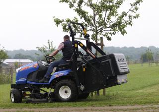Косачки за трева и градински трактори Iseki SXG 326