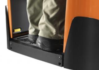 Пешеходна палетна количка BT LPE 220