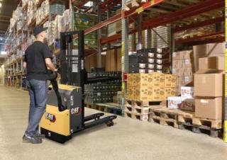 Пешеходна палетна количка Caterpillar NPP20N3