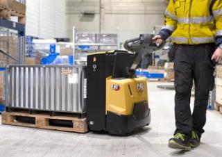 Пешеходна палетна количка Caterpillar NPP20N3