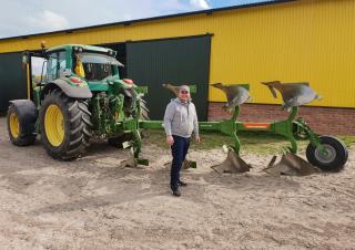 Плугове Amazone Cayros XM 4-950