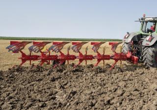 Плугове Pöttinger Servo 45 S plus nova