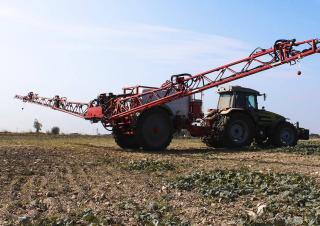 Прикачни полеви пръскачки Unia Europa XL 3018 