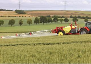 Прикачни полеви пръскачки Kverneland iXtrack C40