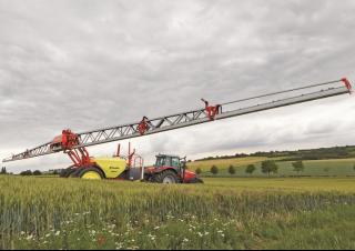 Прикачни полеви пръскачки Kverneland iXtrack C40