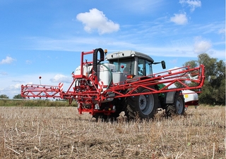 Прикачни полеви пръскачки Unia Lux 812  
