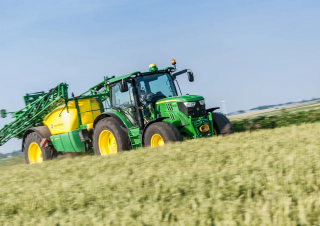 Прикачни полеви пръскачки John Deere M724i