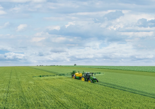 Прикачни полеви пръскачки John Deere M724i