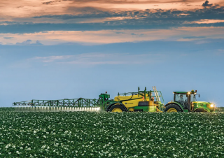 Прикачни полеви пръскачки John Deere M952i