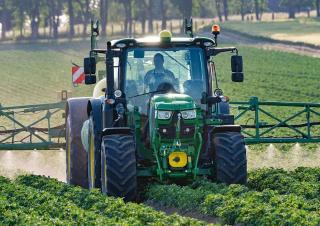 Прикачни полеви пръскачки John Deere R732i 