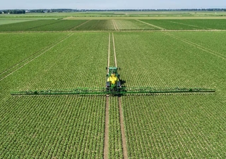 Прикачни полеви пръскачки John Deere R944i
