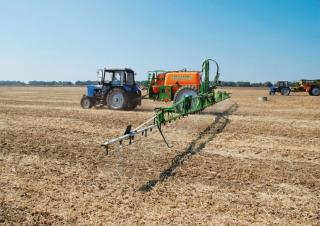 Прикачни полеви пръскачки Amazone UG 3000 Special (28) 