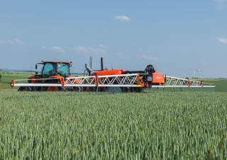 Прикачни полеви пръскачки Kubota XTS3-3.200l iXflow-E