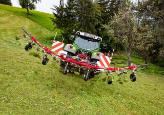 Ротационни сенообръщачки Fella Sanos 601 DN