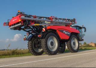 Самоходни полеви пръскачки Kverneland iXdrive 4240