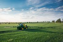 Самоходни полеви пръскачки John Deere R4040i