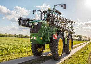 Самоходни полеви пръскачки John Deere R4150i 
