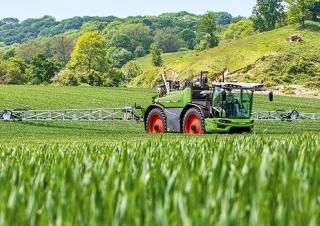 Самоходни полеви пръскачки Fendt Rogator 665 