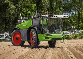 Самоходни полеви пръскачки Fendt Rogator 665 
