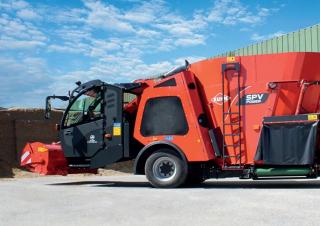 Пасищен инвентар Самоходни смесители за фураж Kuhn SPV Power 17.1 DL
