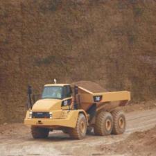 Съчленени самосвали Caterpillar 740B