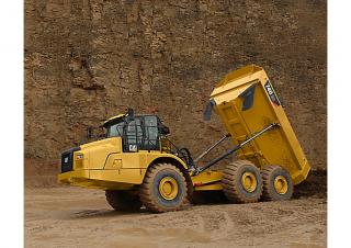 Съчленени самосвали Caterpillar 740 GC