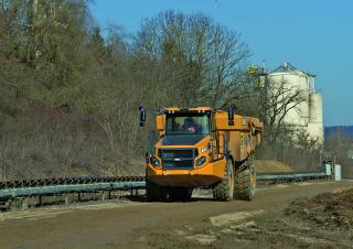 Съчленени самосвали Bell B30E 4x4