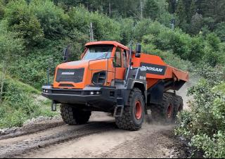 Съчленени самосвали Doosan DA45-7