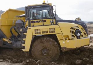 Съчленени самосвали Komatsu HM300-5E0